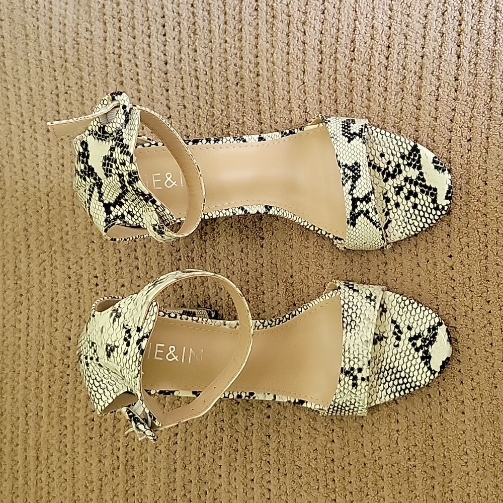 NWOT Shoes